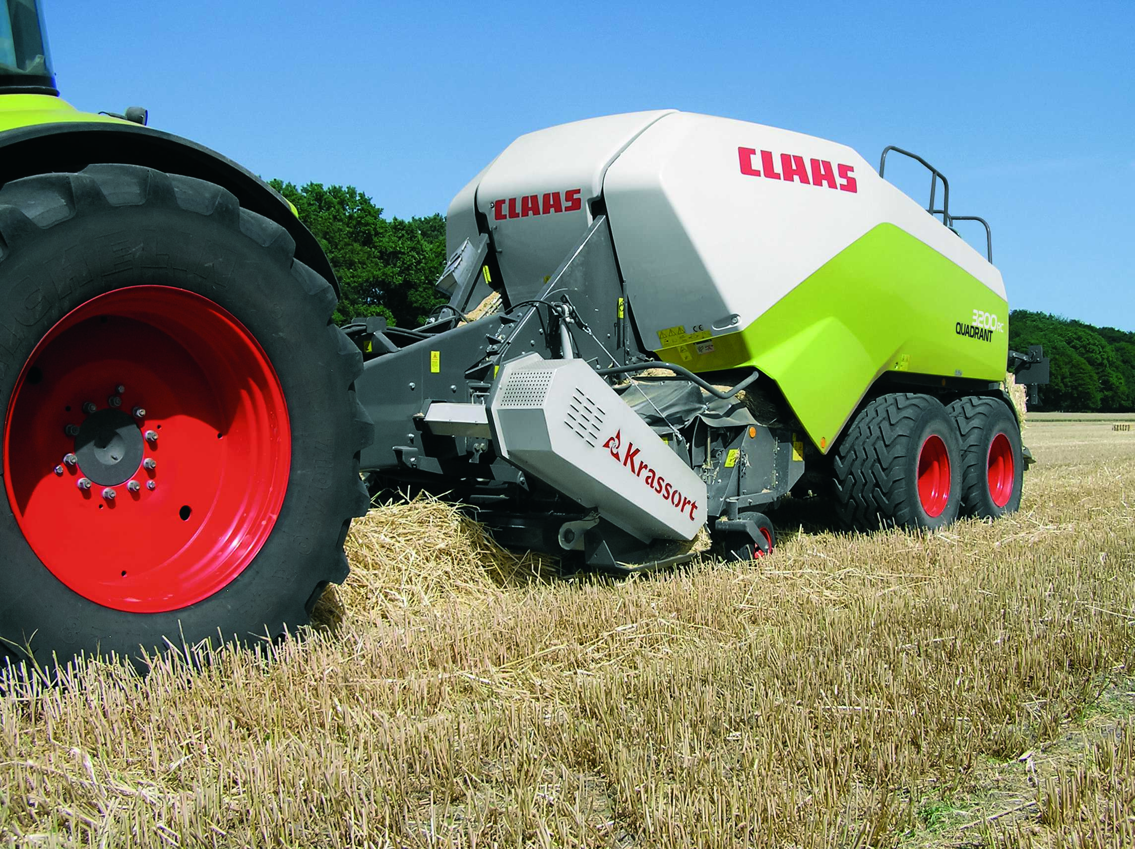 Claas is one of a number of makers offering a front-mounted flail chopper that provides a finer chop by processing the straw ahead of the pick-up.