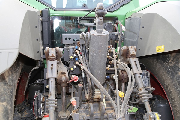 A powerful three-point linkage handles heavy implements with ease, which includes a heavy-duty hydraulic top-link option.