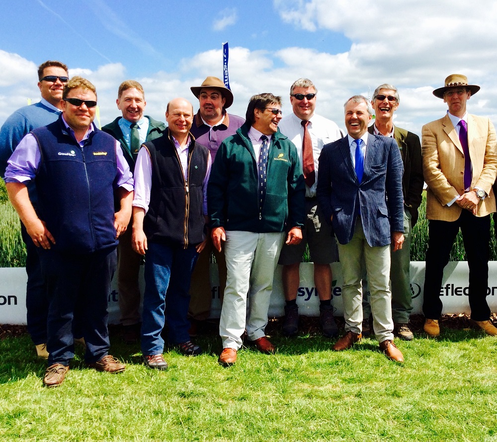 The ten #Clubhectare #beatyourbest challenge growers (L to R): Keith Challen, Charles Anyan, Chris Hewis, James Stafford, Pip Partridge, Jono Dixon, David Watson, Andrew Ward, Andrew Watts, Peter Gadd.