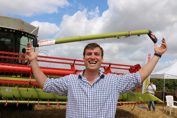 The Lexion 700’s new whopping 7XL grain auger reaches a full 12m for those heading down the CTF route, says Adam Hayward.