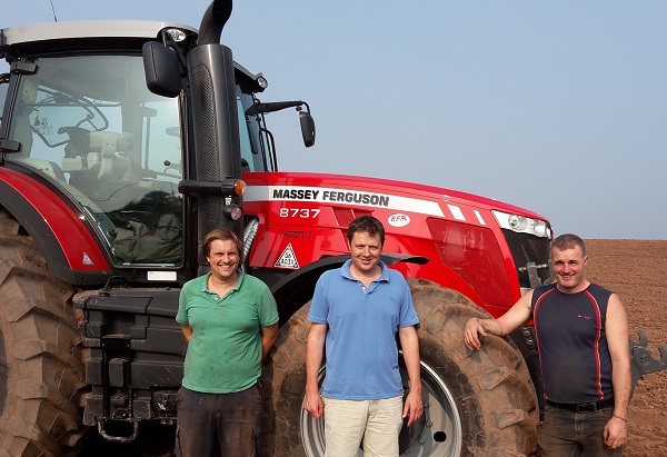 Phil Thompson (left) and operator Graham Prosser (right) are pleased with the tractor’s performance, comfort and reliability.