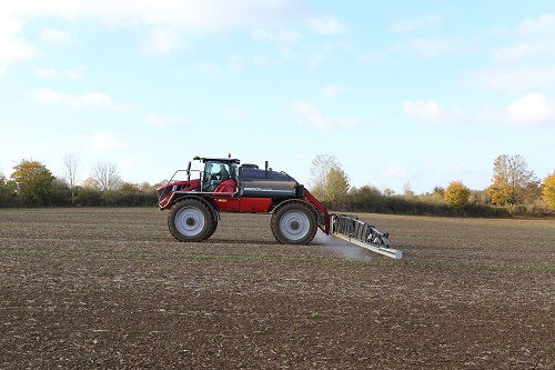 Horsch’s patented boom technology separates the boom from the machine so it works independently from how the machine is travelling across the field.