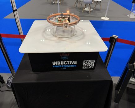 wireless charging for agricultural robots